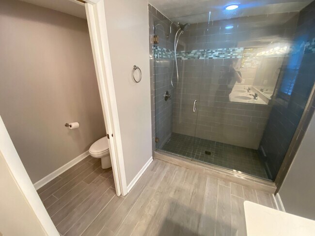 Building Photo - 4 Bedroom - Upper Arlington