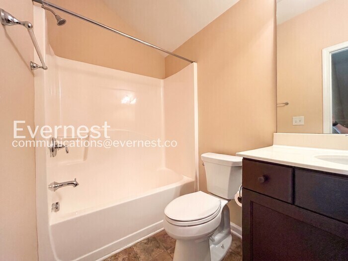 Building Photo - 1500 Drew Dr