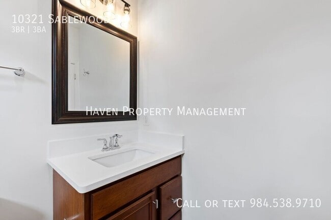 Building Photo - 10321 Sablewood Dr