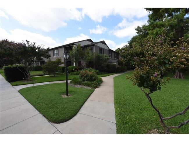 Building Photo - 6357 Oriole Dr