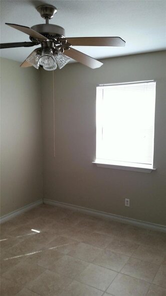 Building Photo - 3300 Clawson Rd