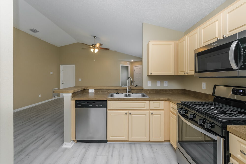Building Photo - 6719 Summer Cove Dr