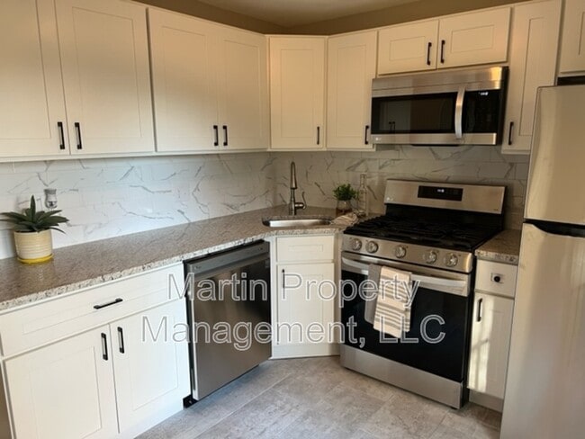 Building Photo - 65 Kennedy Dr