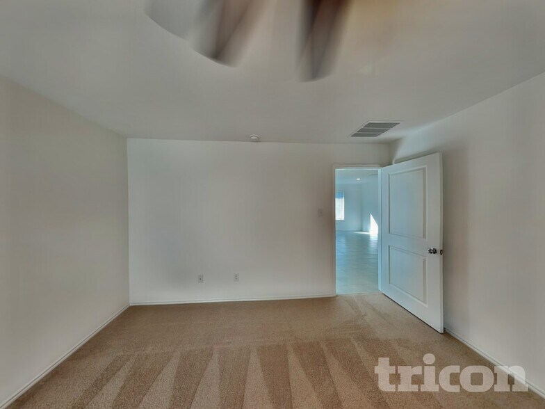 Building Photo - 1793 Courage Crk