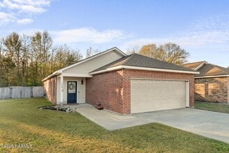 Building Photo - 128 Bottle Brush Ln