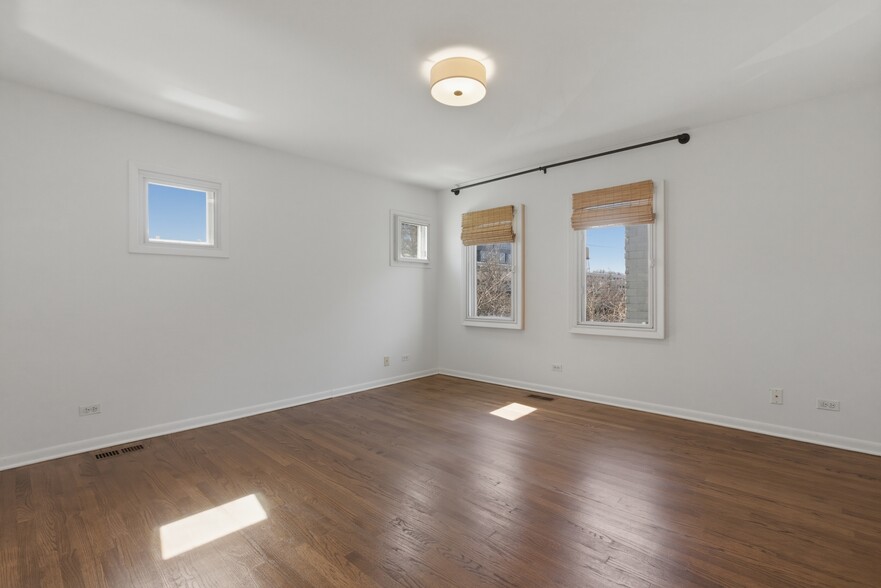 Building Photo - 448 N Carpenter St