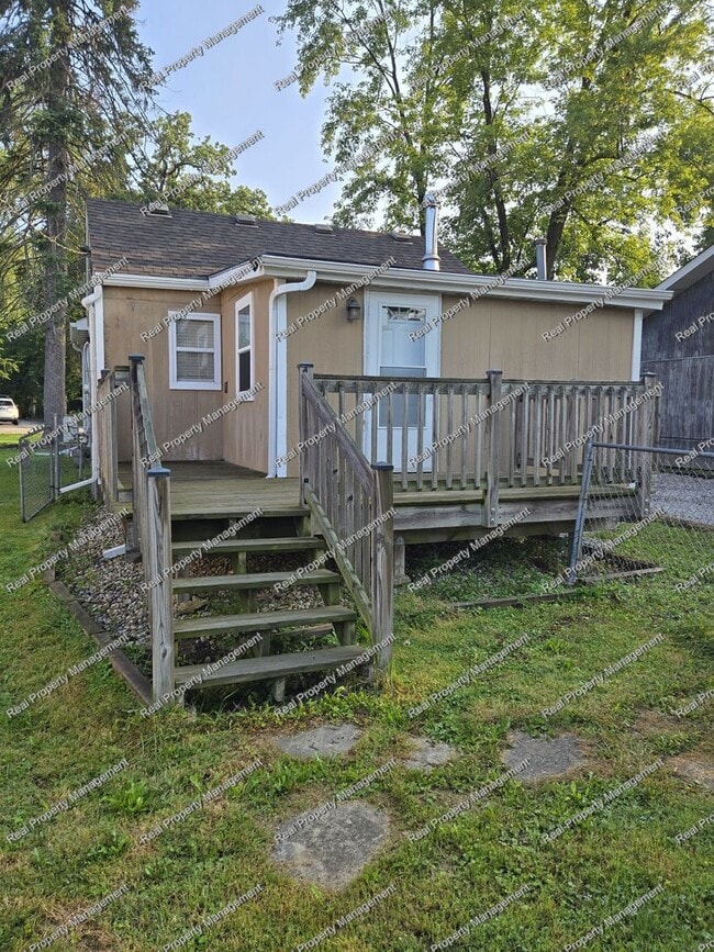 Building Photo - One Bedroom Single Family Home