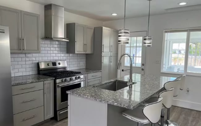 Building Photo - Mount Vernon 2 Bedroom 1 Bath Close to Dow...