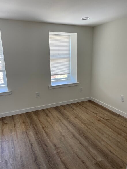 Building Photo - 177 Maiden St