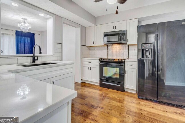 Building Photo - 1065 Mariners Dr