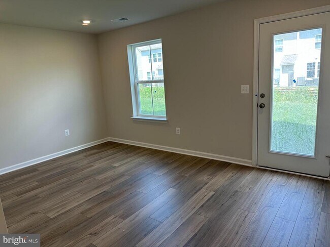 Building Photo - 115 Brashear Ct