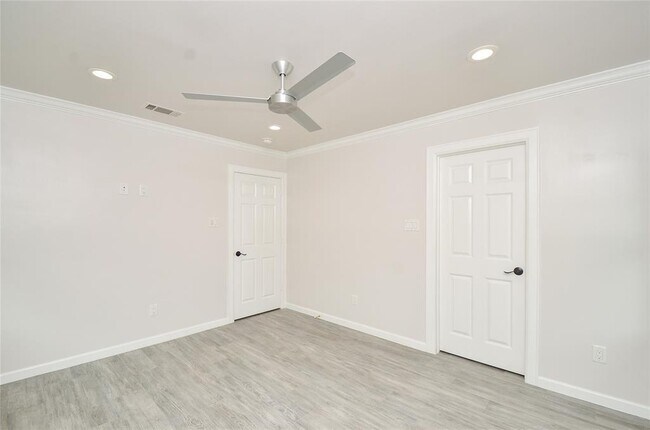 Building Photo - 6030 Woodbrook Ln