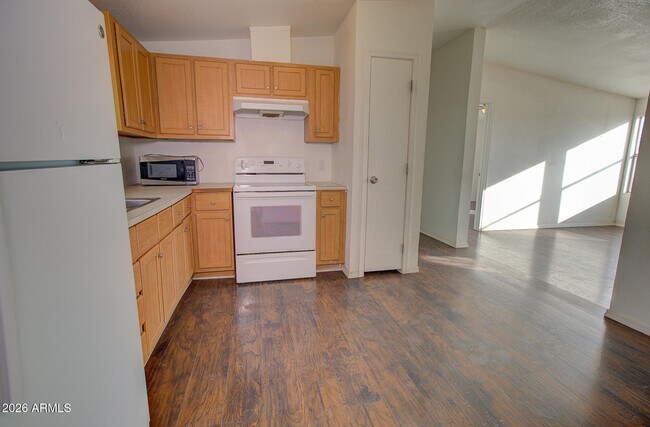 Building Photo - 5706 N Fuchsia St