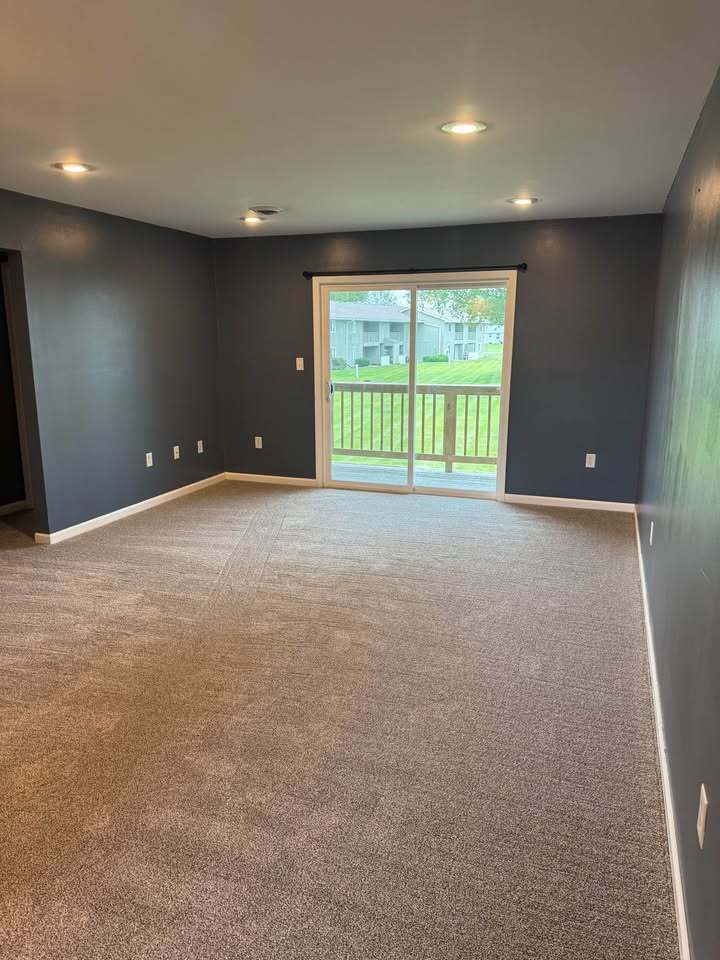 Living Room - 2275 N Cable Rd