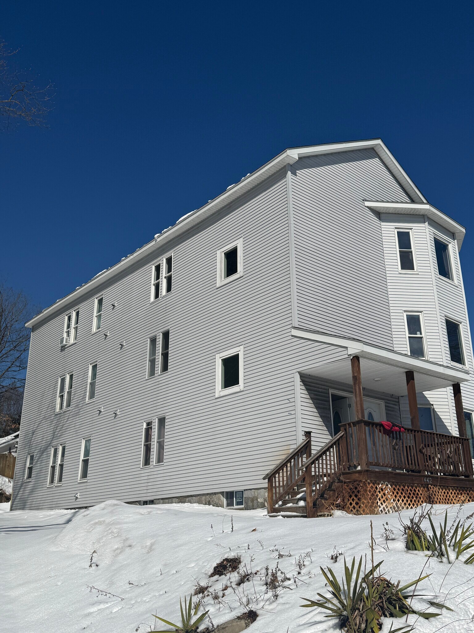 Building Photo - 1442 Main St