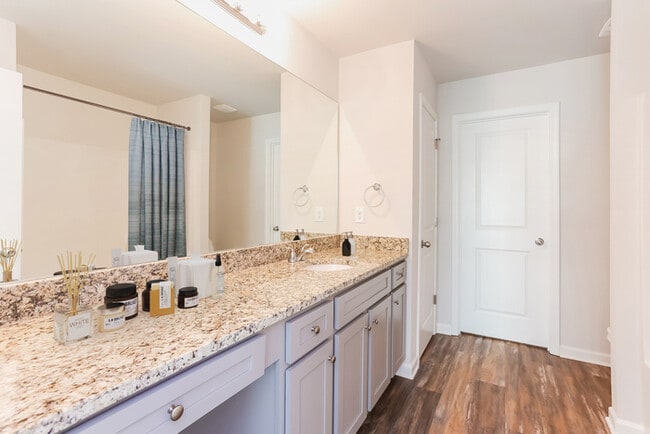 Building Photo - 4799 W Park Cir