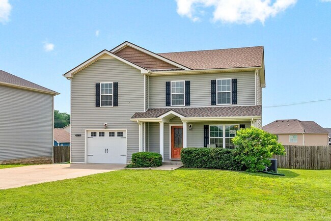 Building Photo - Spacious 4-Bedroom Home with Modern Upgrad...
