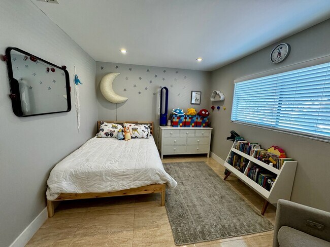 Building Photo - 5520 Coach House Cir