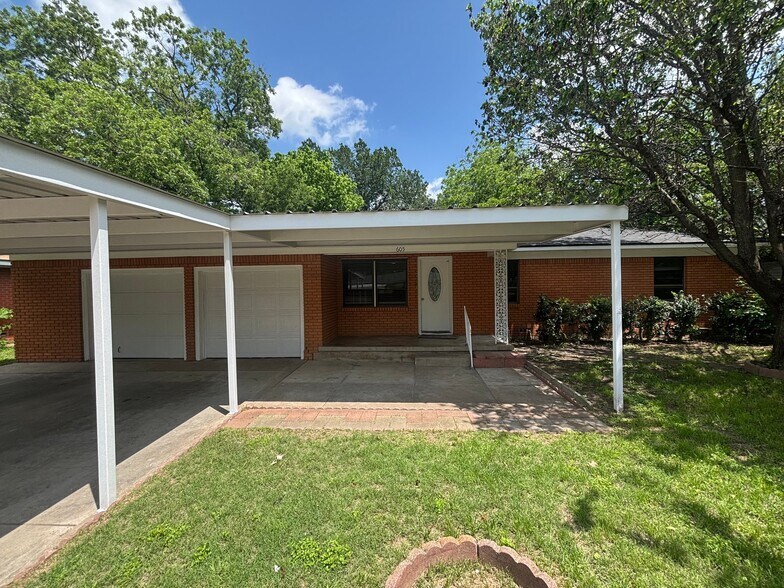 Building Photo - 605 N Joyce St