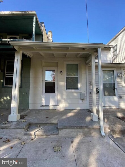 Building Photo - 714 Walnut St