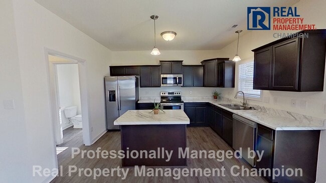 Building Photo - Spacious Home with Fenced Back Yard Convenient to Camp Lejeune