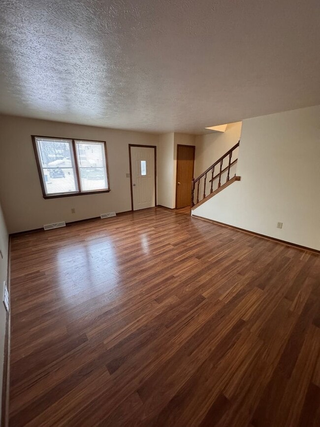 Building Photo - 103 Hazel St