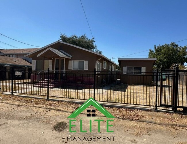 Building Photo - Charming 3-Bedroom Home for Rent in a Prim...
