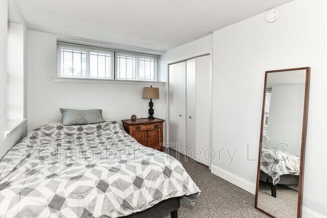 Building Photo - 2630 Adams Mill Rd NW