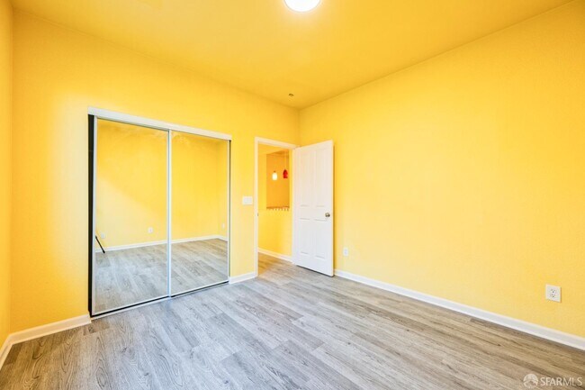 Building Photo - 5476 Summerfield Dr