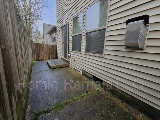 Building Photo - 8108 NE 36th Ct