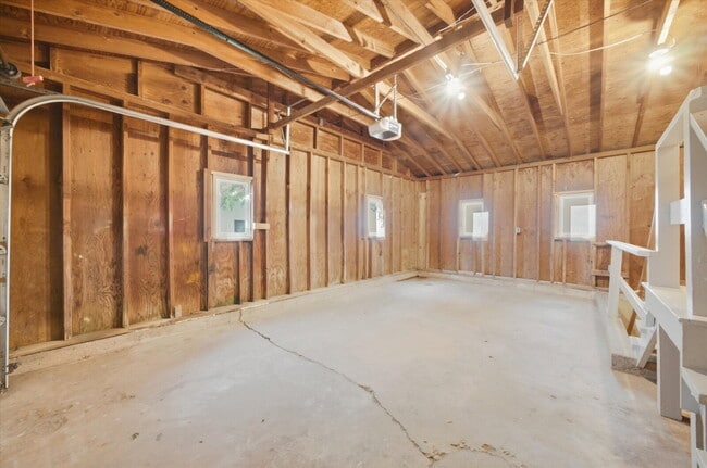 Building Photo - 3-Bed, 1-Bath Country Home in McHenry