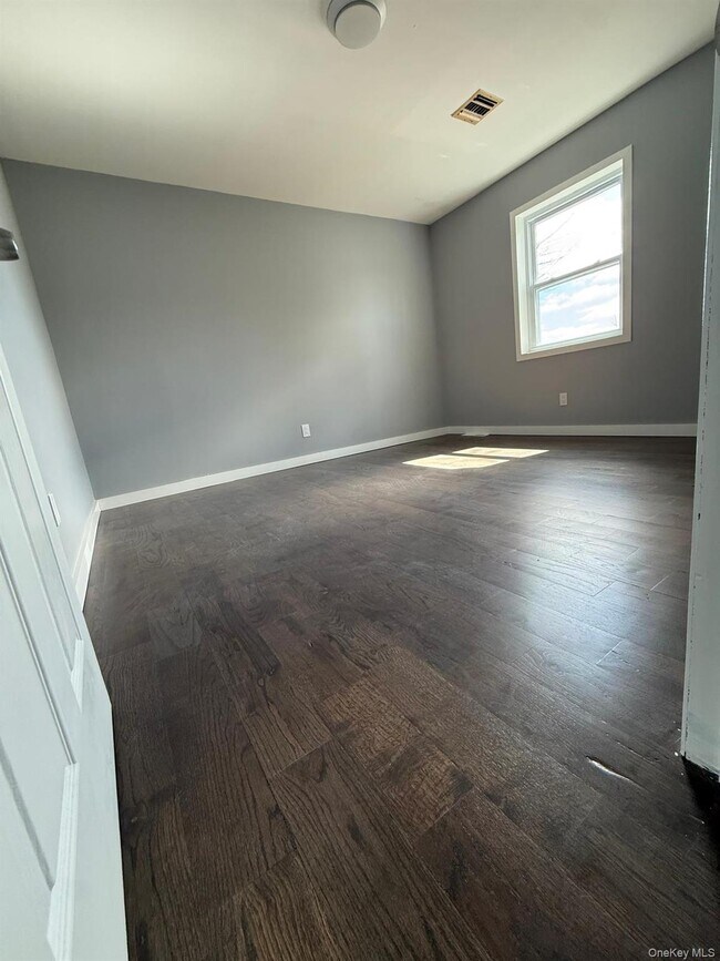 Building Photo - 54 Kane Ave