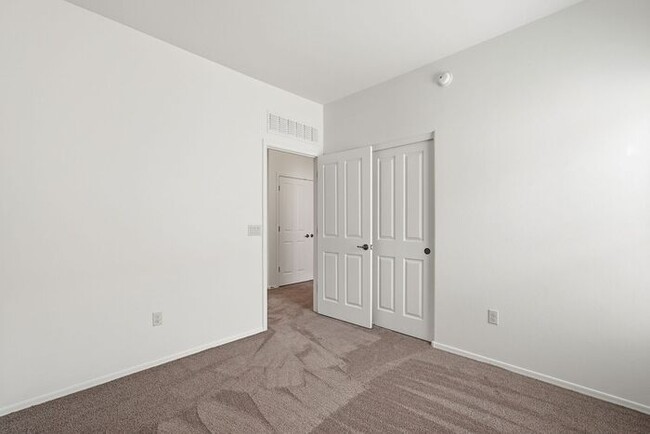 Building Photo - 6658 S Stone Fly Dr