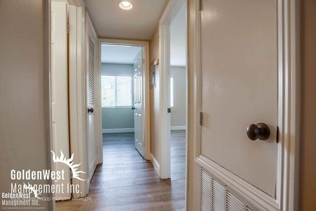 Building Photo - Charming 2Bdm 1Ba Condo in Ideal Location!