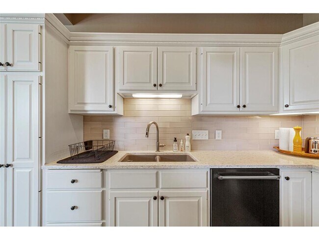 Building Photo - 1128 Shumway Ct