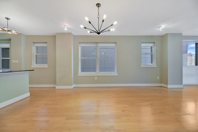 Building Photo - 1425 Rhode Island Ave NW