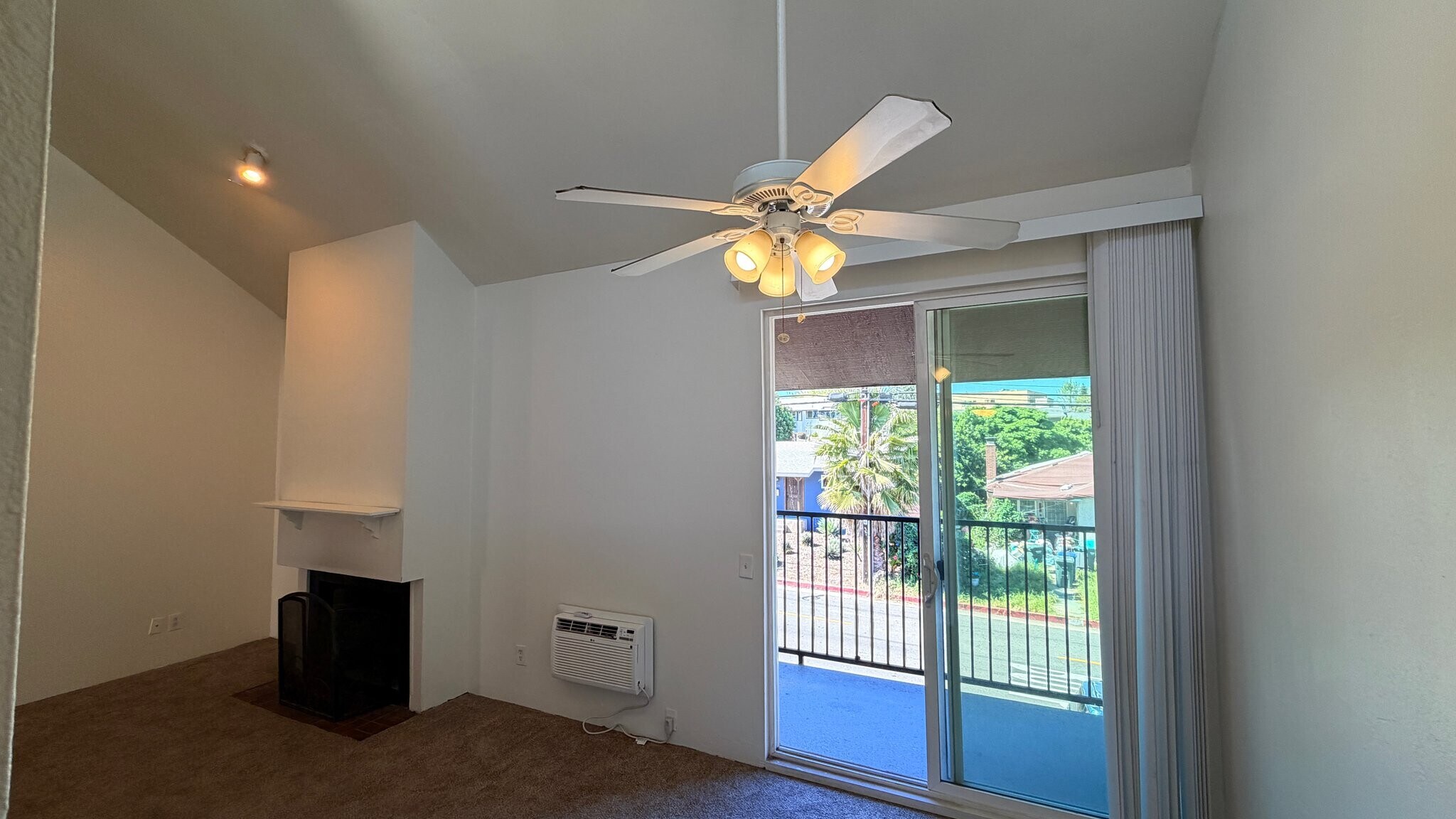 Building Photo - 5027 Guava Ave