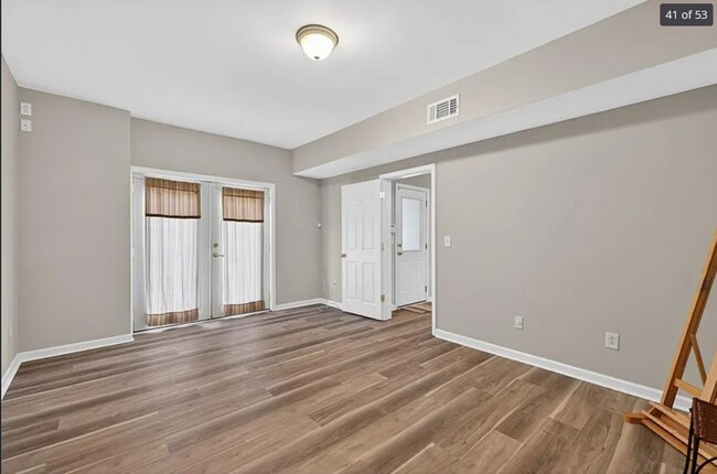 Building Photo - 5 Bed 4 Bath Multi Family House