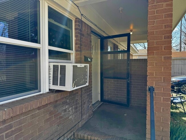 Building Photo - 102 Ave G