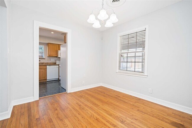 Building Photo - 205 Woodard St