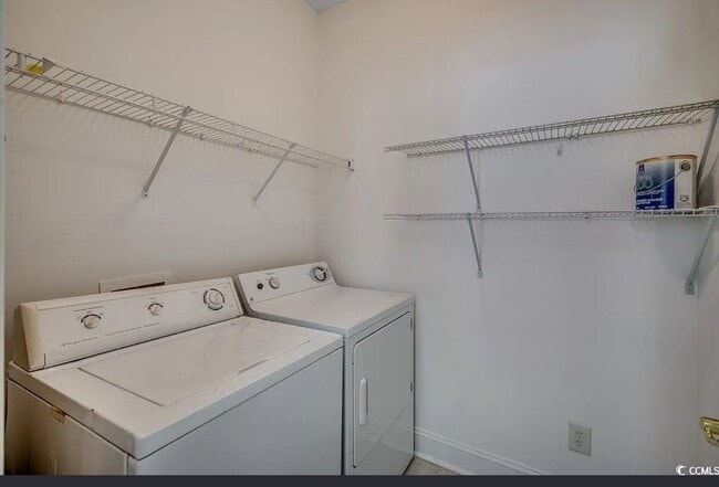 Building Photo - Coastal Living Made Easy – 3BR Condo for Rent