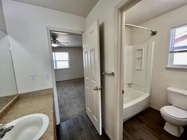 Building Photo - Nichols 1266-1268