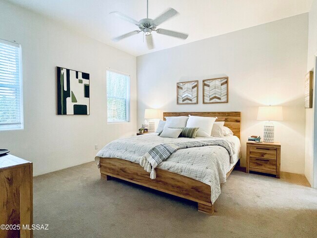 Building Photo - 12683 N Sleeping Coyote Dr