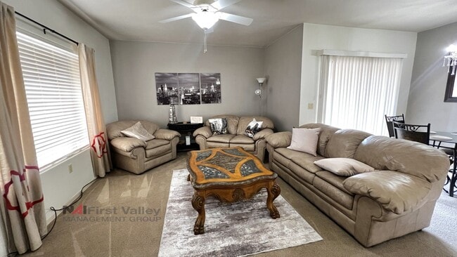 Building Photo - 1 Bedroom, 1 Bath Executive
