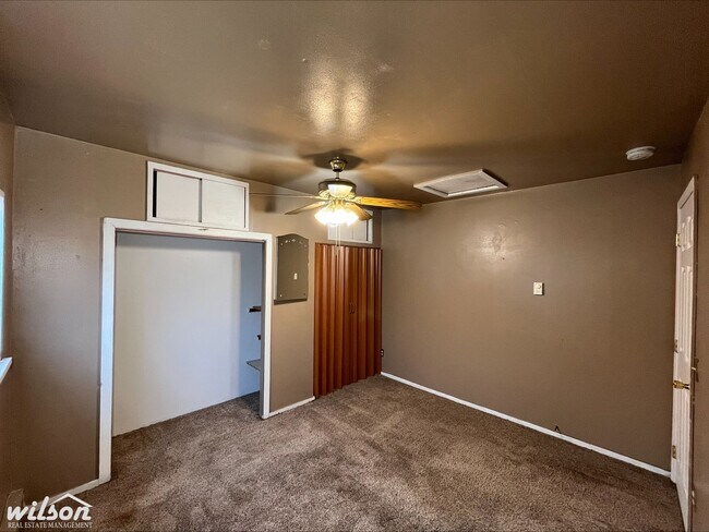 Building Photo - Large 3bd/1.5ba House in Selah, WA with a Large Backyard!