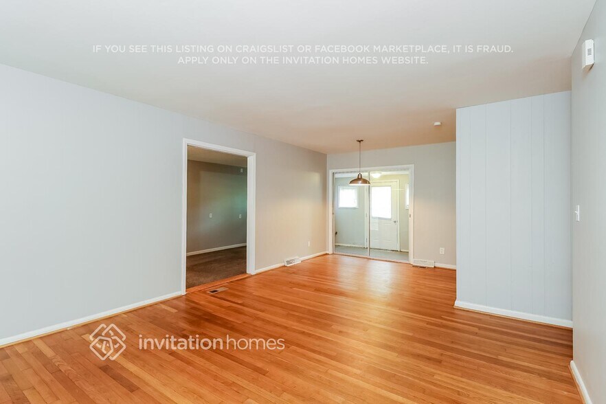 Building Photo - 1001 Sunrise Dr