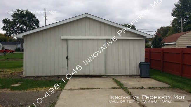 Building Photo - Flint Township 2 bedroom!