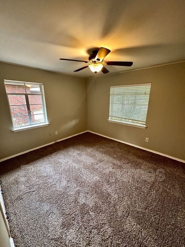 Building Photo - 2137 Barclay Rd