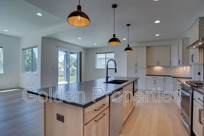 Building Photo - 7768 N Girard Cir