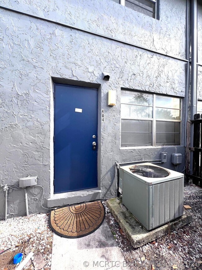Building Photo - 4844 NW 9th Dr